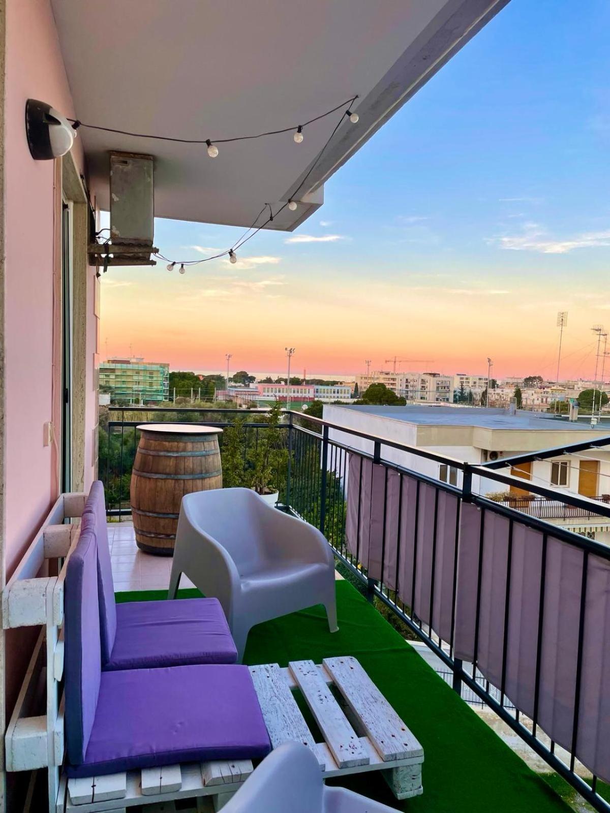 Hotel Wanderlust House Bari Esterno foto