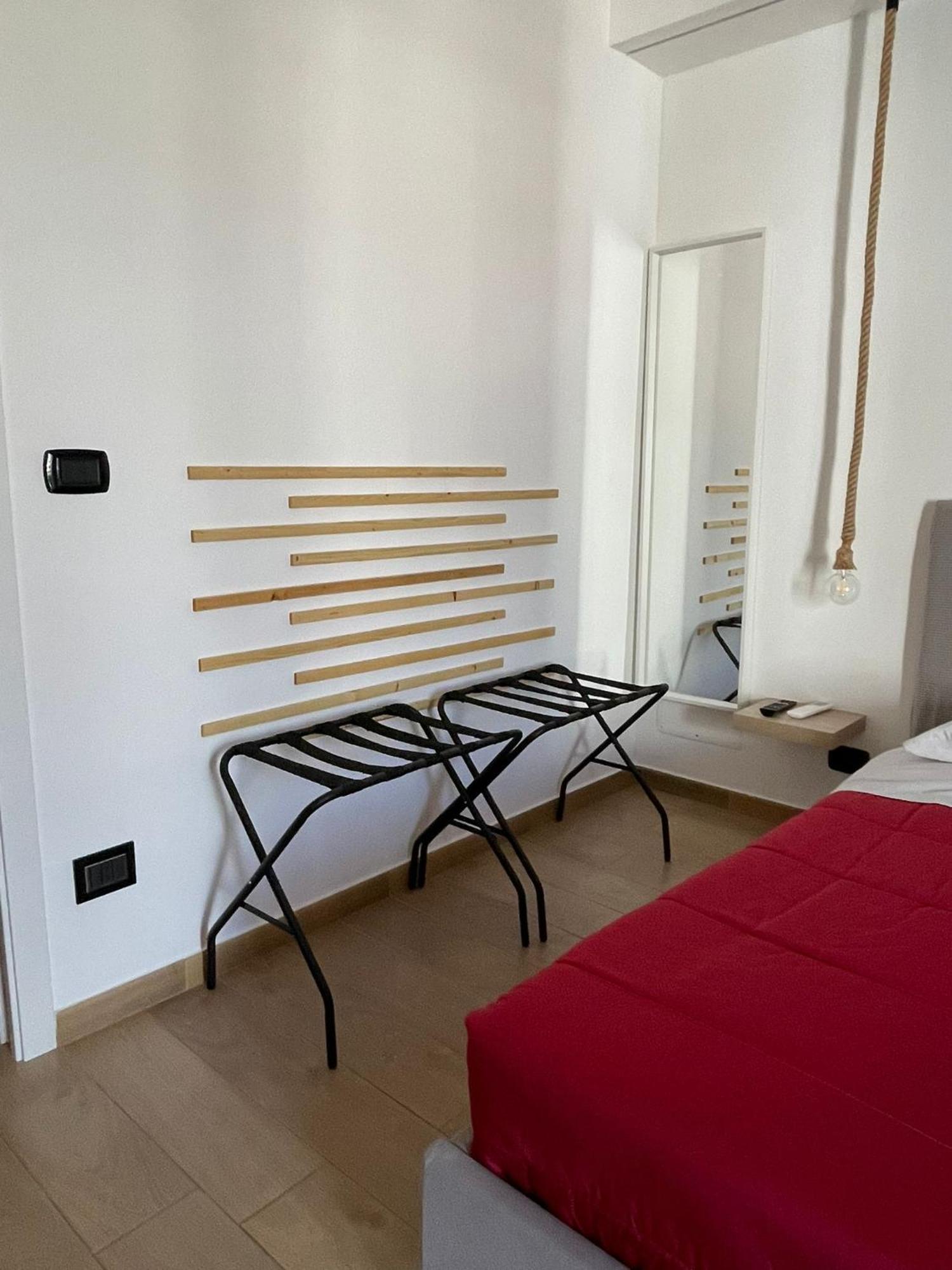 Hotel Wanderlust House Bari Esterno foto