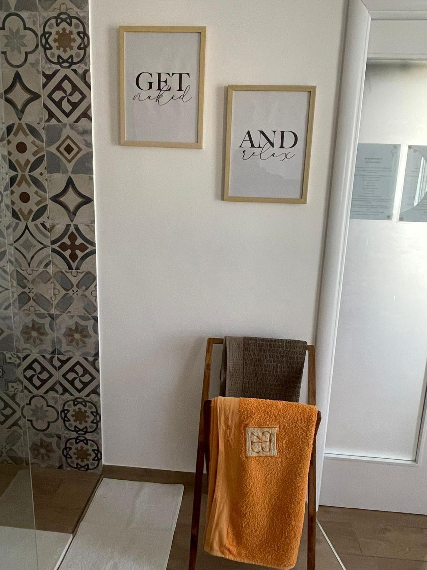 Hotel Wanderlust House Bari Esterno foto